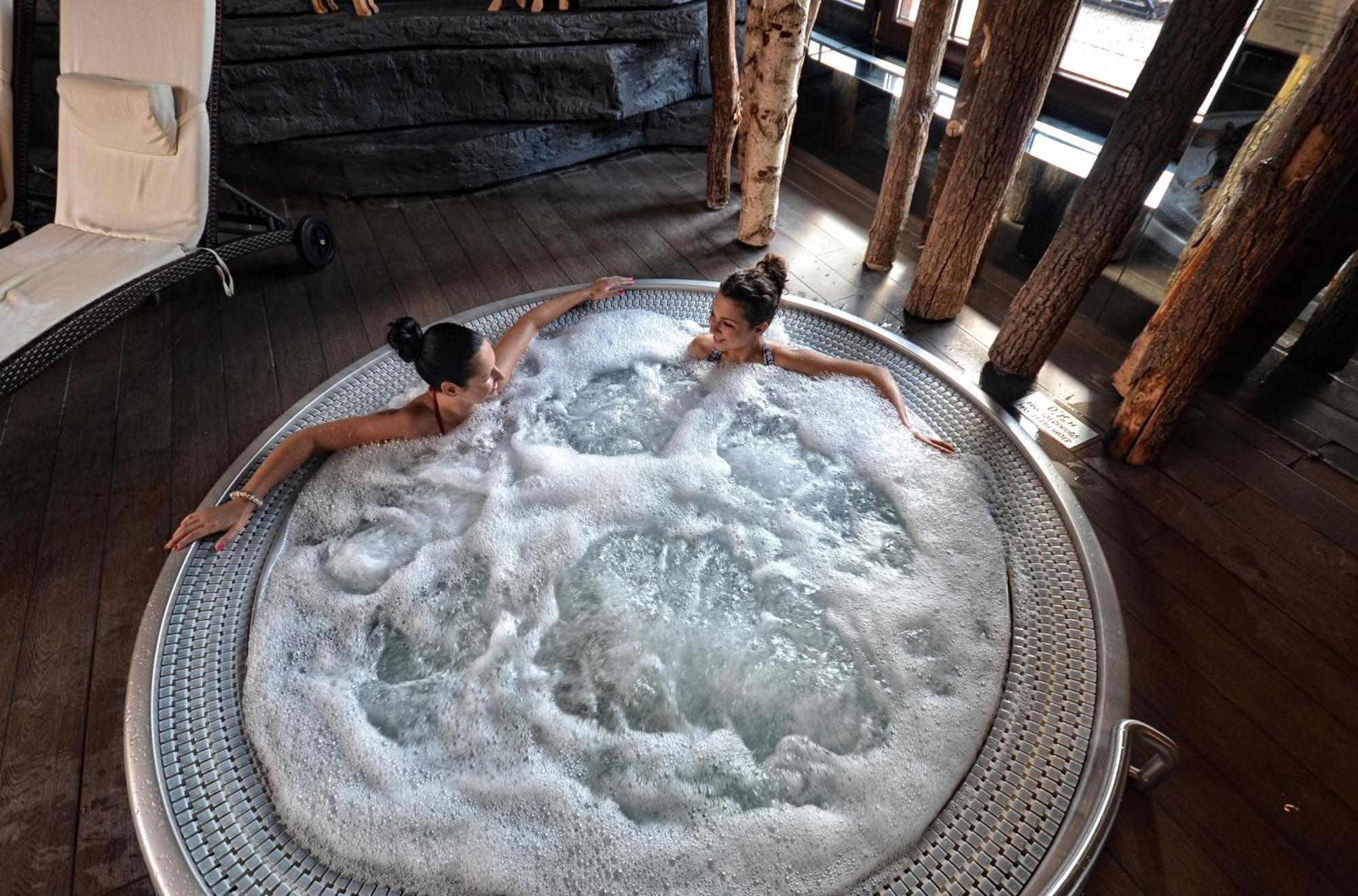 Hotel Żubrówka Spa&Wellness Białowieża Exterior foto